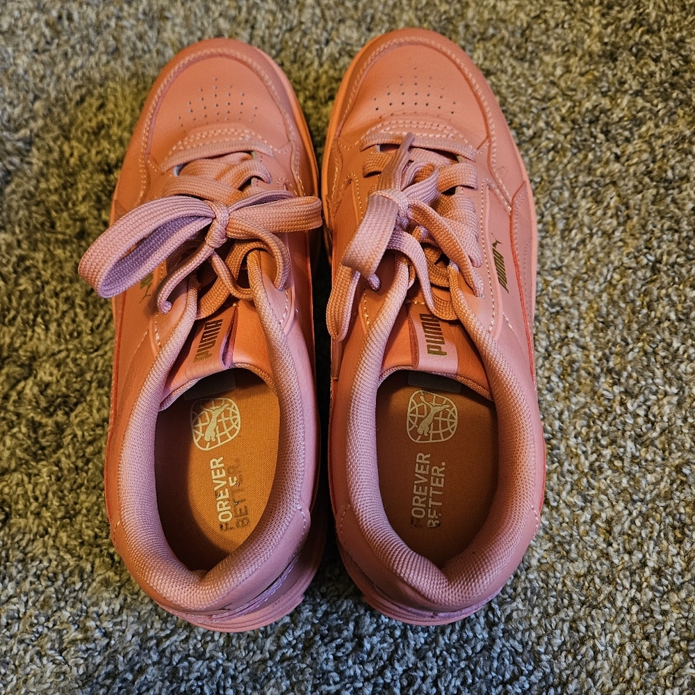 Puma‎ PINK Sneakers with Gold Accents - Picture 3 of 6